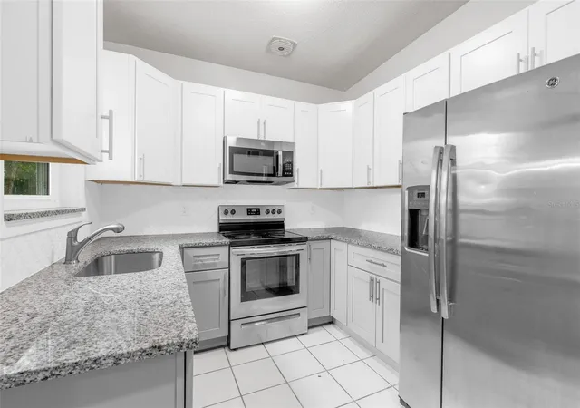 Photo 4 of Single family home for sale at 1712 Tallahassee Dr, Daytona Beach, FL 32117 | MLS# V4948345 | Listing updated on 2026-10-05