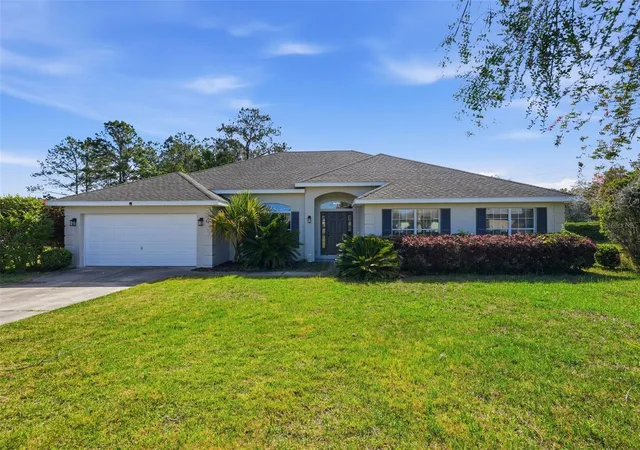 Photo 1 of Single family home for sale at 42 Sunrise Dr, Ocala, FL 34472 | MLS# OM722213 | Listing updated on 2026-09-24