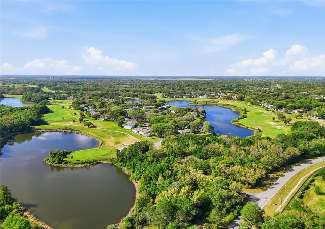 Photo 3 of Single family home for sale at 42 Sunrise Dr, Ocala, FL 34472 | MLS# OM722213 | Listing updated on 2026-09-24