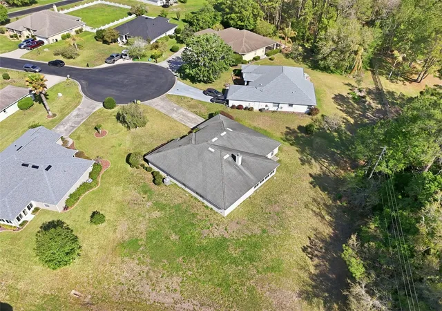 Photo 3 of Single family home for sale at 42 Sunrise Dr, Ocala, FL 34472 | MLS# OM722213 | Listing updated on 2026-10-05