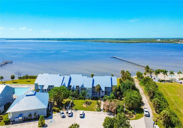 Listing Photo 2 - Condo for sale in building located at 4410 Warren Ave, PORT CHARLOTTE, FL 33953 - Unit #101