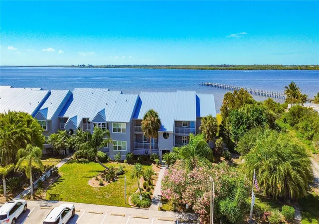 Photo 38 of Condo for sale at 4410 Warren Ave #101, Port Charlotte, FL 33953 | MLS# C7524363 | Listing updated on 2026-05-03