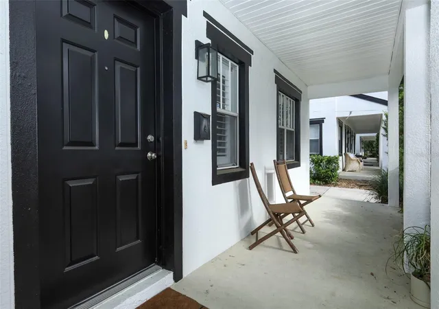 Photo 3 of Condo for sale at 2202 Elizabeth Ave #B, Orlando, FL 32804 | MLS# O6396501 | Listing updated on 2026-09-12