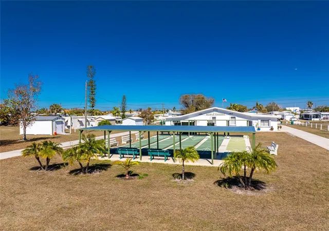 Photo 3 of Manufactured home for sale at 258 Via De Luna, Englewood, FL 34224 | MLS# D6146909 | Listing updated on 2026-09-25