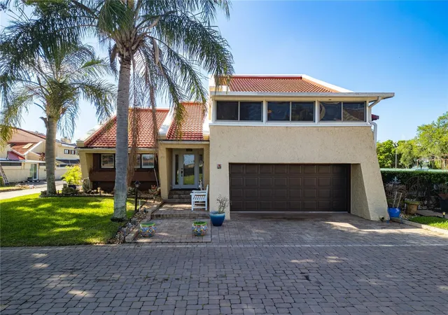4th image of 4 Casarena Ct, Winter Haven, FL 33881 | MLS# P4938356