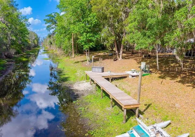 2nd image of 6308 Island Rd, Melrose, FL 32666 | MLS# GC539187