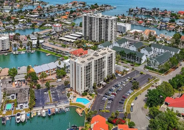 4th image of 255 Dolphin Pt #211, Clearwater Beach, FL 33767 | MLS# TB8494349