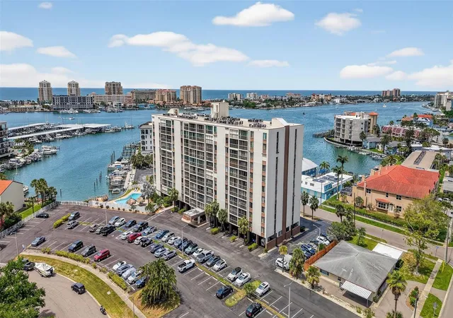 5th image of 255 Dolphin Pt #211, Clearwater Beach, FL 33767 | MLS# TB8494349