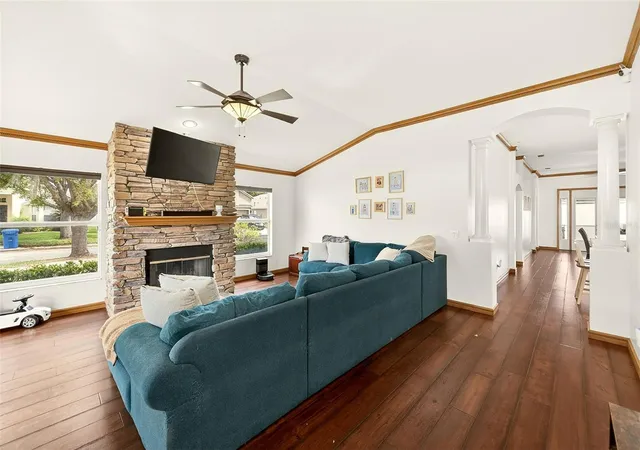 3rd image of 2927 Hickory Grove Dr, Valrico, FL 33596 | MLS# TB8494363