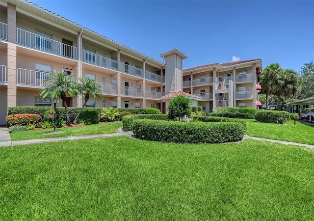 2nd image of 6505 Stone River Rd #209, Bradenton, FL 34203 | MLS# A4688979