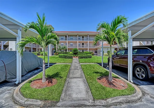 3rd image of 6505 Stone River Rd #209, Bradenton, FL 34203 | MLS# A4688979