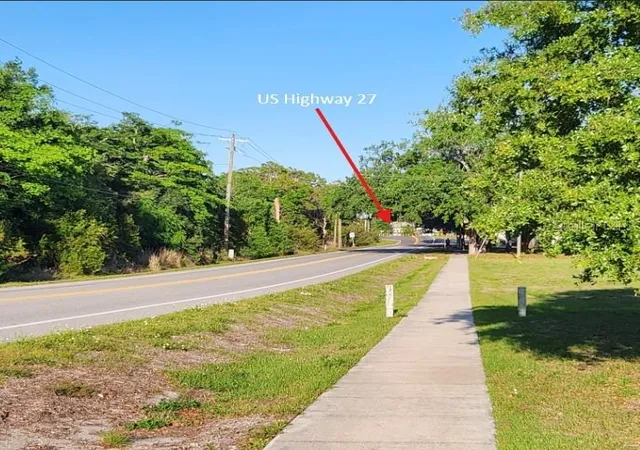 Photo 3 of Sale Pending at 415 Lake Josephine Dr, Sebring, FL 33875 | MLS# C7524380 | Listing updated on 2026-07-27