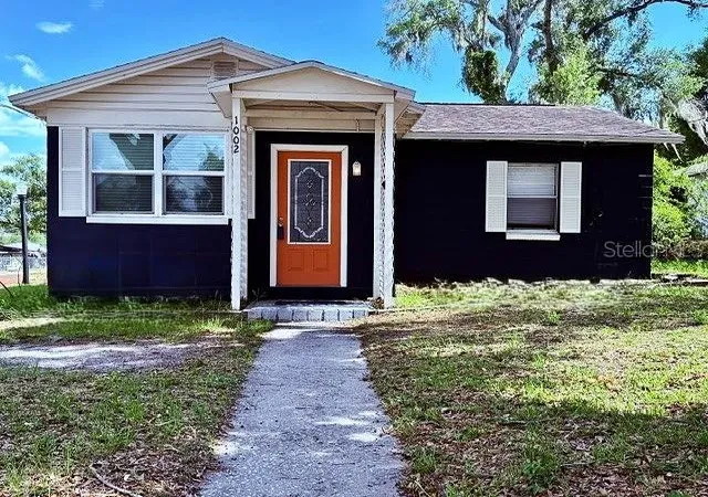 1st image of 1002 Oakhill St, Lakeland, FL 33815 | MLS# TB8494392