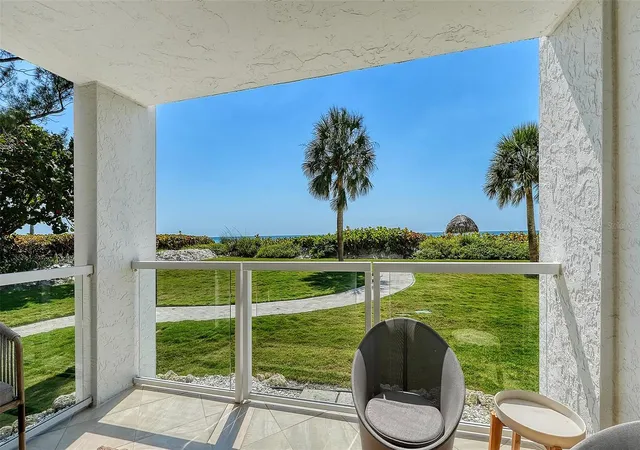 Homes for sale in Longboat Key, FL | 2425 Gulf Of Mexico Dr #1A, Longboat Key, FL 34228 | MLS# A4688987