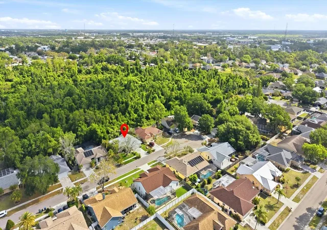 Photo 3 of Single family home for sale at 5599 Wilde Oak Way, Sarasota, FL 34232 | MLS# A4688991 | Listing updated on 2026-09-01