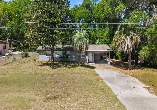 Photo 3 of Single family home for sale at 3918 Se 15th Street, Gainesville, FL 32641 | MLS# O6396637 | Listing updated on 2026-08-24