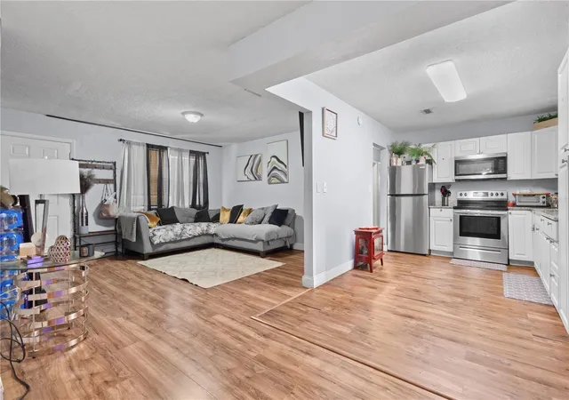 Photo 4 of Single family home for sale at 3918 SE 15th Street, Gainesville, FL 32641 | MLS# O6396637 | Listing updated on 2026-08-24