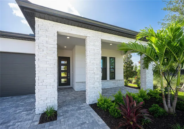 Photo 2 of Sale Pending at 19030 Wisdom Ln, Venice, FL 34293 | MLS# A4689007 | Listing updated on 2026-07-23