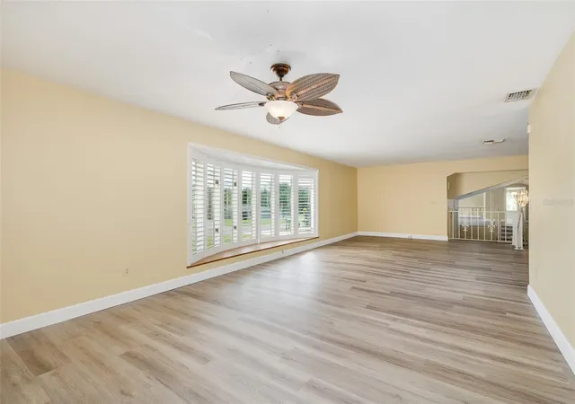 4th image of 9947 Grove Dr, New Port Richey, FL 34654 | MLS# W7884589