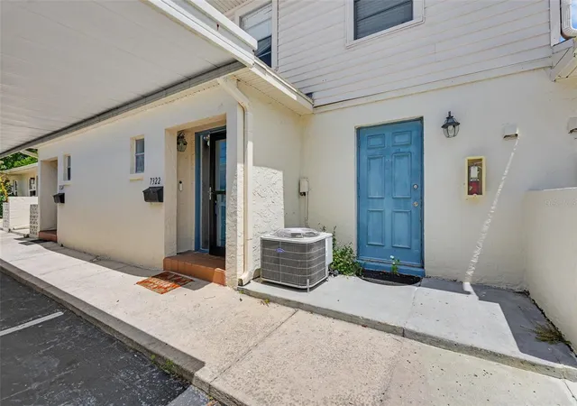 Photo 3 of Townhouse for sale at 7322 Stone Hvn Ct N #7322, Pinellas Park, FL 33781 | MLS# TB8494507 | Listing updated on 2026-08-30