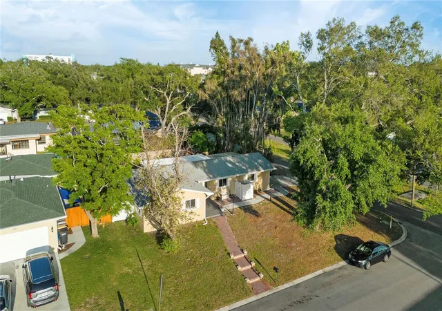 Homes for sale in Clearwater, FL | 1109 S San Remo Ave, Clearwater, FL 33756 | MLS# TB8494539