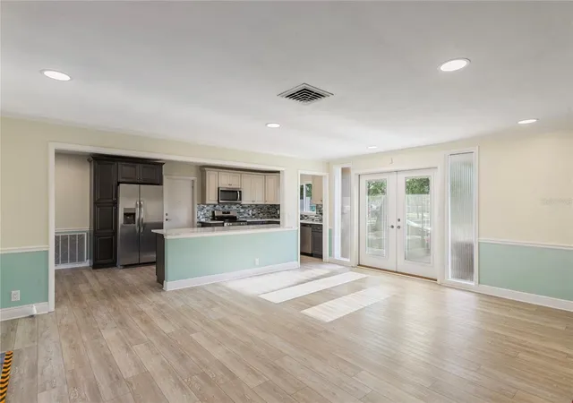 Homes for sale in Clearwater, FL | 1109 S San Remo Ave, Clearwater, FL 33756 | MLS# TB8494539