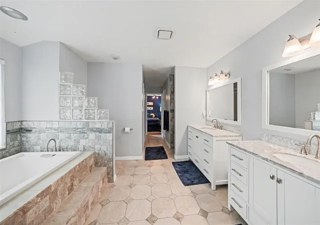 Photo 3 of Single family home for sale at 1009 Morfield Ln, Brandon, FL 33511 | MLS# TB8494546 | Listing updated on 2026-10-21