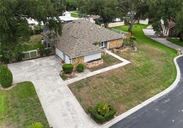 3rd image of 1009 Morfield Ln, Brandon, FL 33511 | MLS# TB8494546