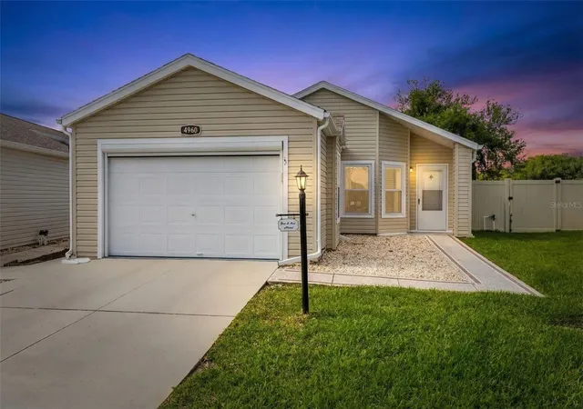 Photo 1 of Single family home for sale at 4960 Heron Run Cir, Leesburg, FL 34748 | MLS# O6396736 | Listing updated on 2026-09-30