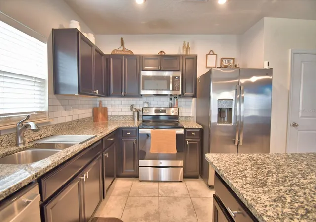 Photo 3 of Single family home for sale at 542 Eagle Landing Blvd, Winter Haven, FL 33880 | MLS# L4960889 | Listing updated on 2026-09-14