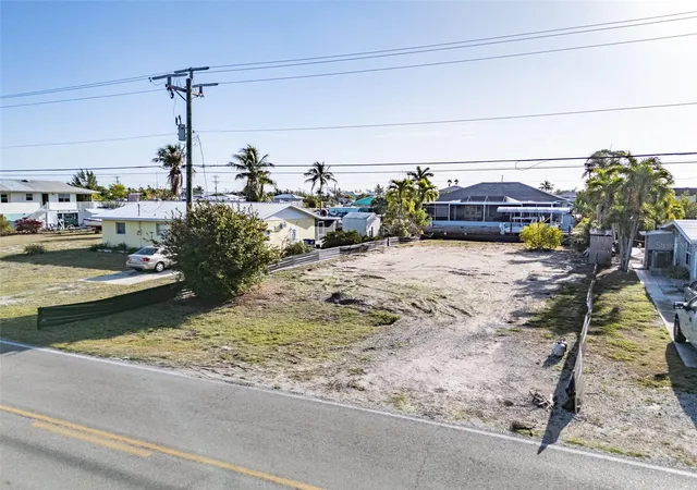 2nd image of 3314 York Rd, Saint James City, FL 33956 | MLS# O6396752