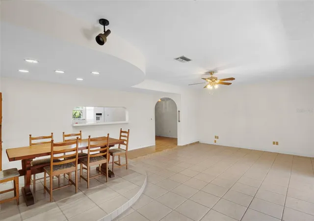 5th image of 1768 Harbor Cir E, Largo, FL 33770 | MLS# TB8494574