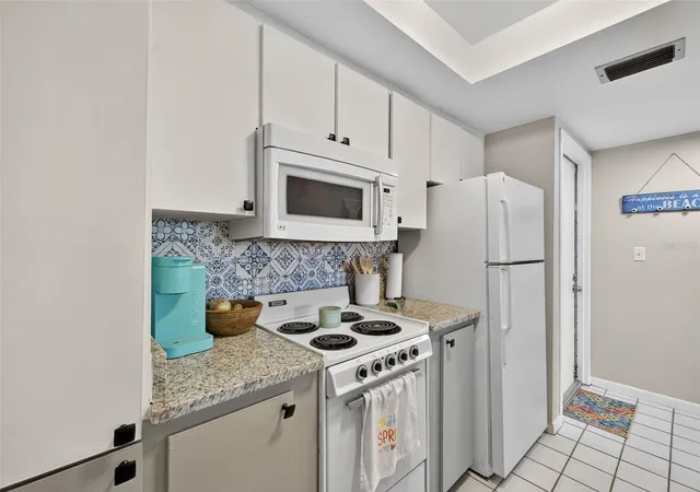 5th image of 2614 Cvs Cay Dr #405, Clearwater, FL 33760 | MLS# TB8494589