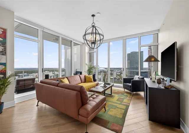 Listing Photo 4 - Condo for sale in building located at 175 1St St S, St. Petersburg, FL 33701 - Unit #3102