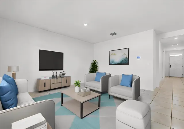 Photo 3 of Single family home for sale at 11308 Amber Ridge Dr, Zellwood, FL 32798 | MLS# O6396765 | Listing updated on 2026-10-01