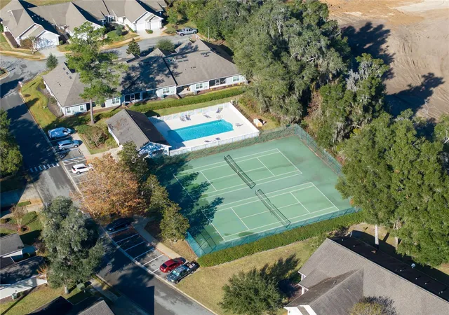 35th image of 704 Nw 126th Ter, Newberry, FL 32669 | MLS# GC539207