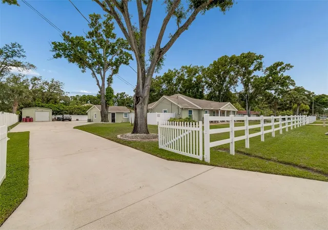 5th image of 9406 W Flora St, Tampa, FL 33615 | MLS# TB8494641