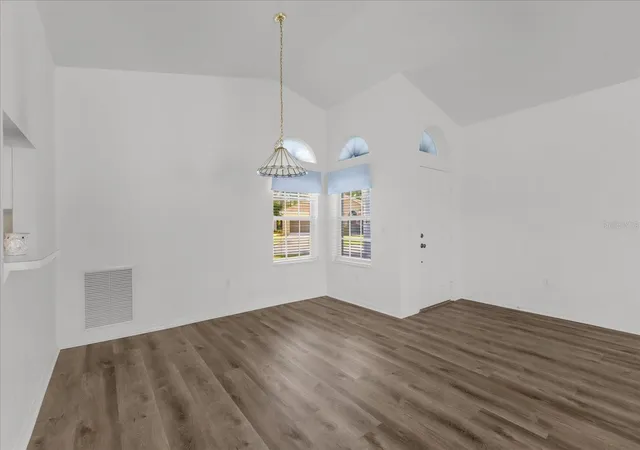 Photo 4 of Single family home for sale at 6359 SW 117th Loop, Ocala, FL 34476 | MLS# OM722272 | Listing updated on 2026-08-29