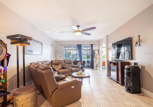 3rd image of 10196 Andover Point Cir, Orlando, FL 32825 | MLS# S5147283