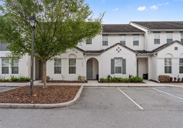 Townhouse for sale at 318 Captiva Dr, DAVENPORT, FL 33896 | MLS# O6396814