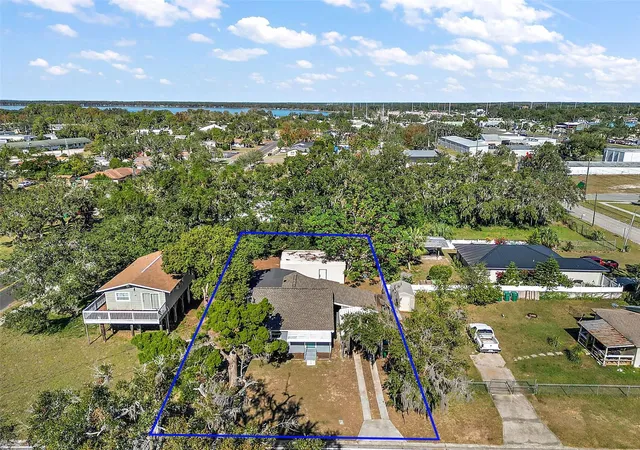 3rd image of 105 W Stevens Ave, Eustis, FL 32726 | MLS# G5110660