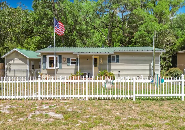 4th image of 4129 E Riverside Dr, Dunnellon, FL 34434 | MLS# OM722277