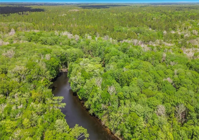 3rd image of 4129 E Riverside Dr, Dunnellon, FL 34434 | MLS# OM722277