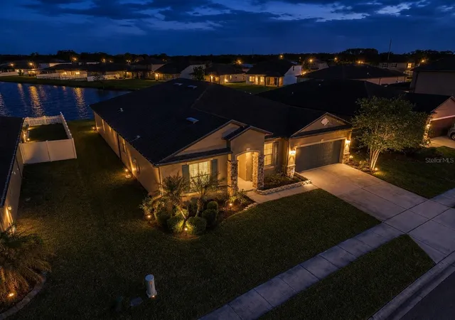 Photo 3 of Single family home for sale at 3986 Baja Dr, Saint Cloud, FL 34772 | MLS# S5147286 | Listing updated on 2026-10-20