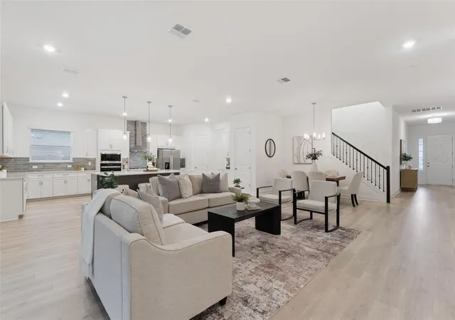 Photo 2 of Single family home for sale at 14371 Crst Palm Ave, Windermere, FL 34786 | MLS# G5110664 | Listing updated on 2026-10-10