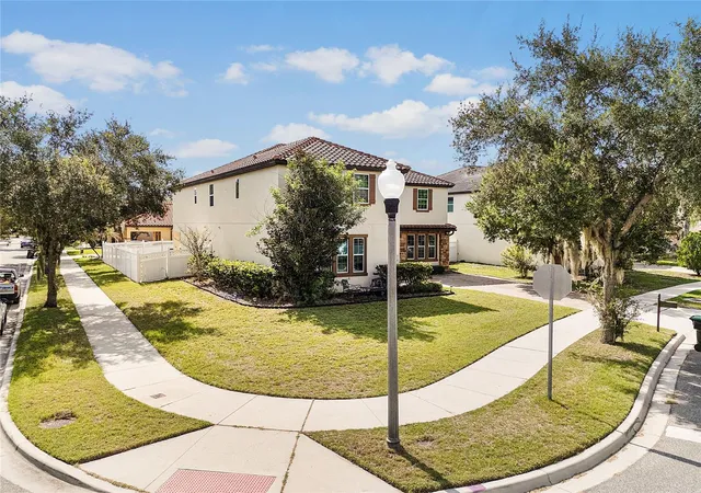 Photo 3 of Single family home for sale at 6152 Golden Dewdrop Trl, Windermere, FL 34786 | MLS# O6396835 | Listing updated on 2026-09-07