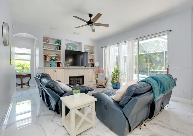 4th image of 360 Cedarbrook Ct, Venice, FL 34292 | MLS# TB8494698