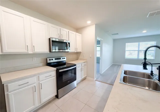 Homes for sale in Tavares, FL | 1818 Irby Ct, Tavares, FL 32778 | MLS# O6396847