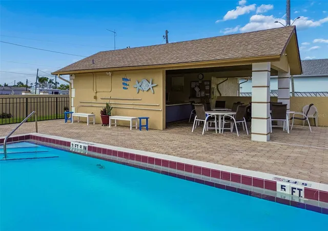 Homes for sale in Holiday, FL | 4753 Sunny Loop, Holiday, FL 34690 | Houzeo