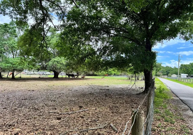 Photo 4 of Land for sale at 1804 Zipperer Rd, Bradenton, FL 34212 | MLS# TB8494718 | Listing updated on 2026-08-25